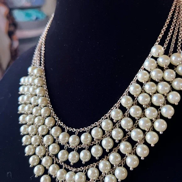 Beautiful 4-tiered pearl necklace. Costume jewelry - Picture 2 of 6